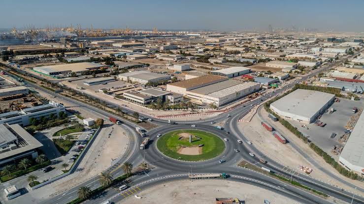 Industries Thriving in UAE Free Zones